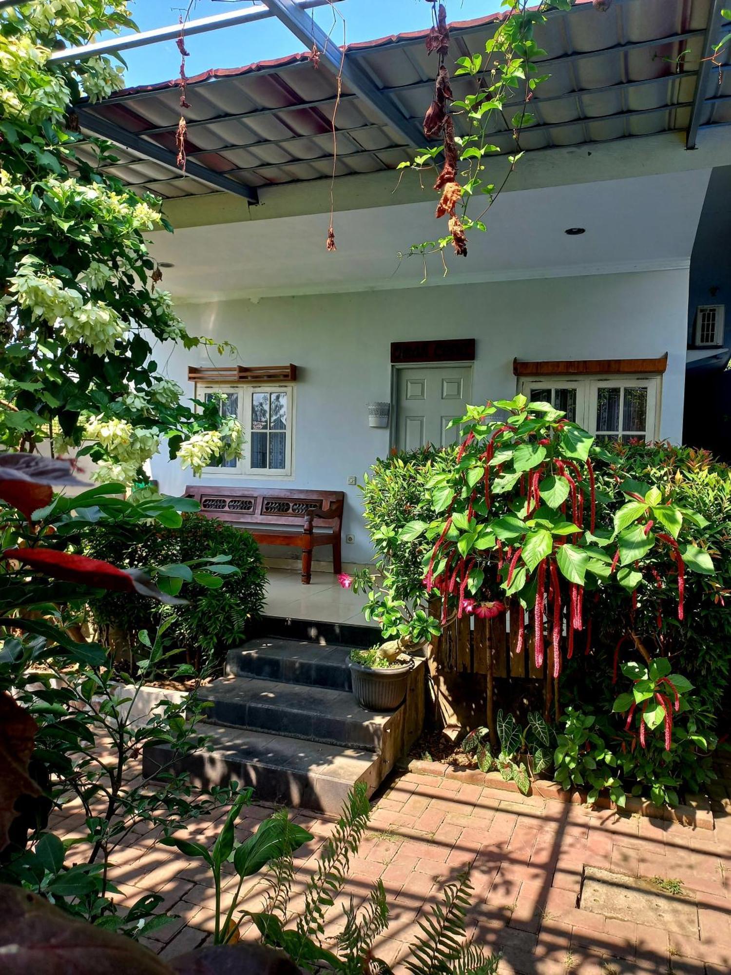 Hotel Omah Tjepit Buitenkant foto